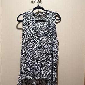 Monochrome Sleeveless Blouse